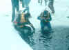 icedivers.JPG (22509 bytes)